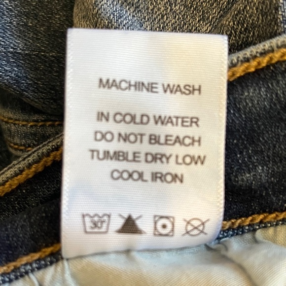 Judy Blue High Rise Distressed Wide Leg Crop Jeans Size 30 - Picture 8 of 9